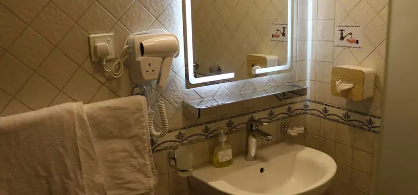 Al Alya Hotel Rooms and Suites image